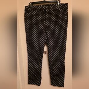 Old Navy Pixie Black and White Patterned Mid-Rise Ankle Pants
